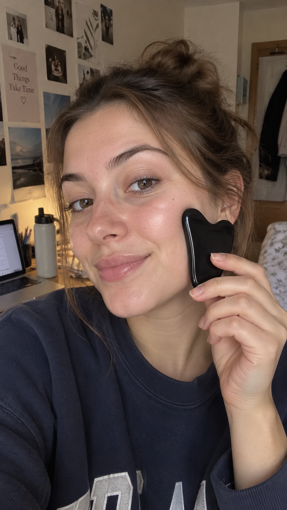 Julia, 27